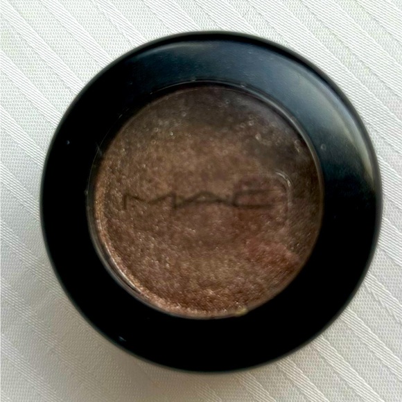 Mac eyeshadow Tempting - Picture 2 of 4